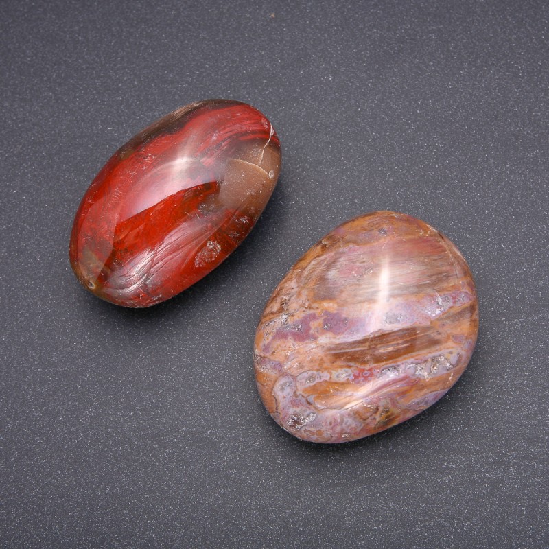 Pietra ornamentale per interni in jasper rosso levigata — prezzo per 100 grammi