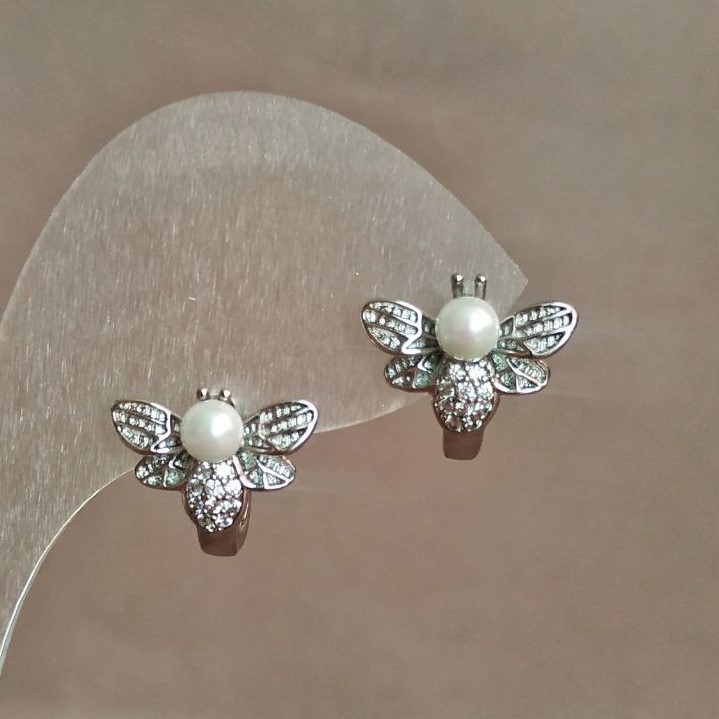 Orecchini Xuping rodio con strass bianchi e perla bianca, diametro 14 mm +