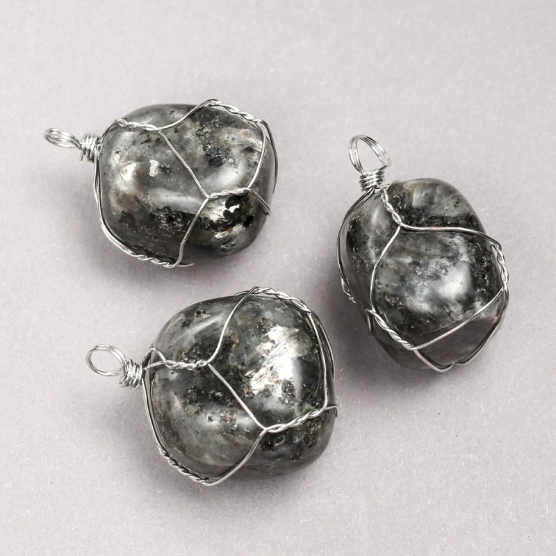 Ciondolo in labradorite con intreccio argentato, diametro 35×20 mm+