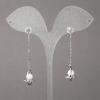 Orecchini Xuping Rodio con strass bianchi e perline 15x11 mm + -, lunghezza 50 mm + -, spessore 1,0 mm +