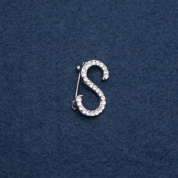 Spilla iniziale «S» 28×17 mm colore metallo «argento»
