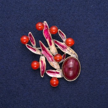 Spilla Foglie con corniola, smalto bordò, metallo dorato 38x53 mm