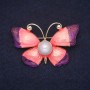 Spilla farfalla 47×30 mm, strass, smalto, colore bianco, viola e rosa, metallo dorato