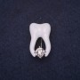 Spilla Dente 25×15 mm smalto bianco metallo argentato