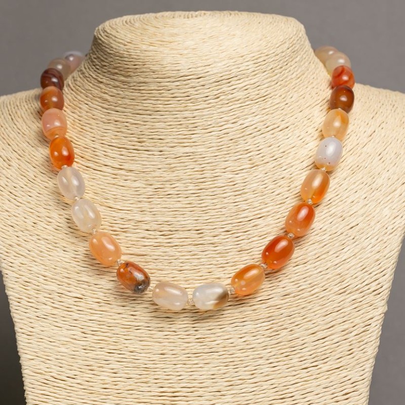 Collana in corniola, forma barilotto, diametro 10×14 mm, lunghezza 46–48 cm+