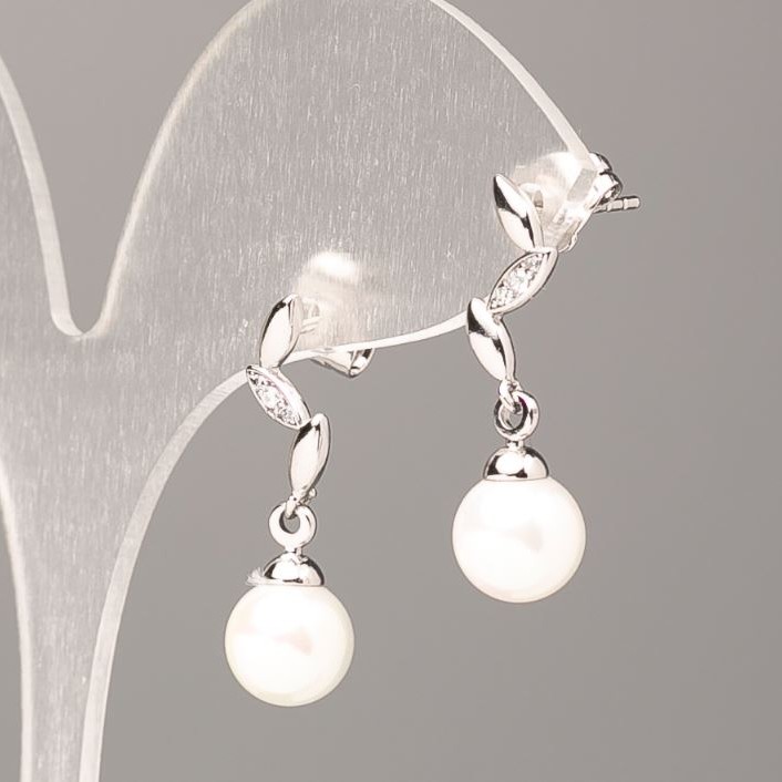 Orecchini Xuping con perla Maiorca bianca da 8 mm rodiati
