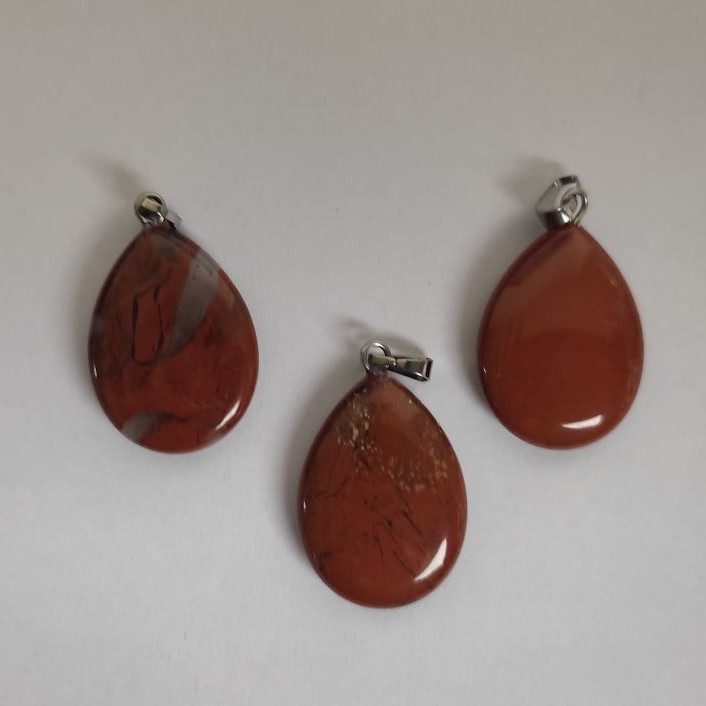 Ciondolo a goccia in jasper rosso 2,5 × 1,8 cm