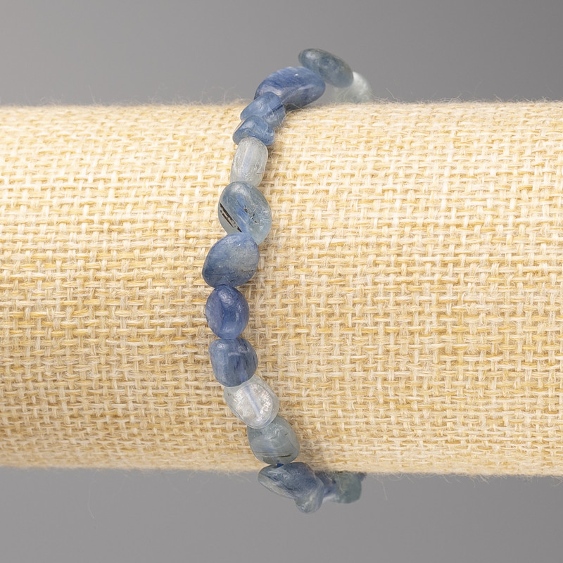 Bracciale in cianite levigata, perline 7x10 mm ± su elastico, lunghezza 18 cm+