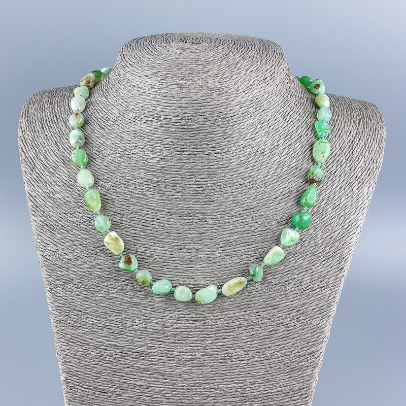 Collana in crisoprasi naturale levigata, diametro 9×11 mm, lunghezza 50 cm +