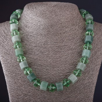 Collana Esagono in Giada «cristallo ceco» Lunghezza 48 cm, diametro 13 mm