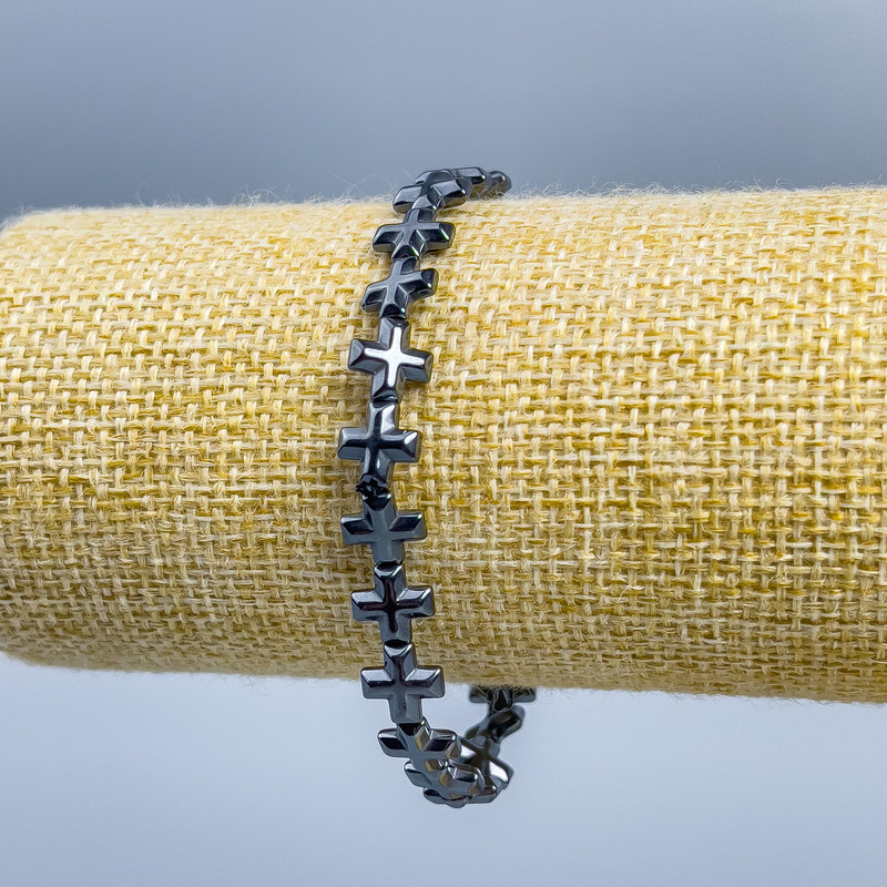 Bracciale in ematite «Croce», diametro 8×8×3 mm ±, lunghezza 18 cm (elastico)