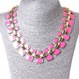 Collana a maglie metalliche dorate con smalto rosa (10-15 mm)