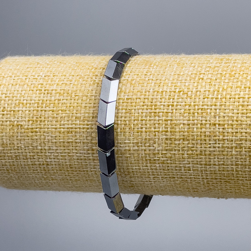 Bracciale in Ematite «Freccia», diametro 6×10×3 mm ±, lunghezza 18 cm (elastico)