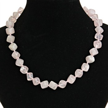 Collana di quarzo rosa cubetti 11×11 mm, lunghezza 48 cm