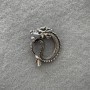 Spilla-pendente Drago con perla metallo argentato 40x34 mm +