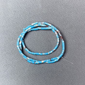 Perline di varisite turchese (pressato), taglio 2×4 mm, lunghezza circa 38 cm, su filo