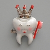 Spilla-pendente «Dente con corona» smalto bianco, rosa e argentato, metallo argentato 25×32 mm