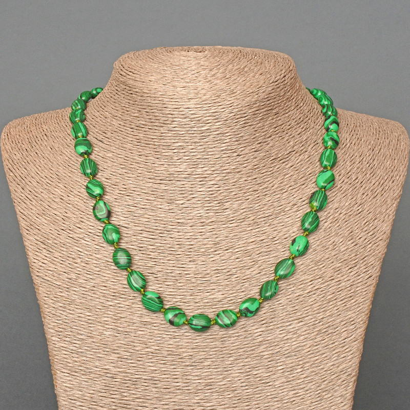 Collana in malachite (pressata) ovale, diametro 8×10 mm, lunghezza 48 cm